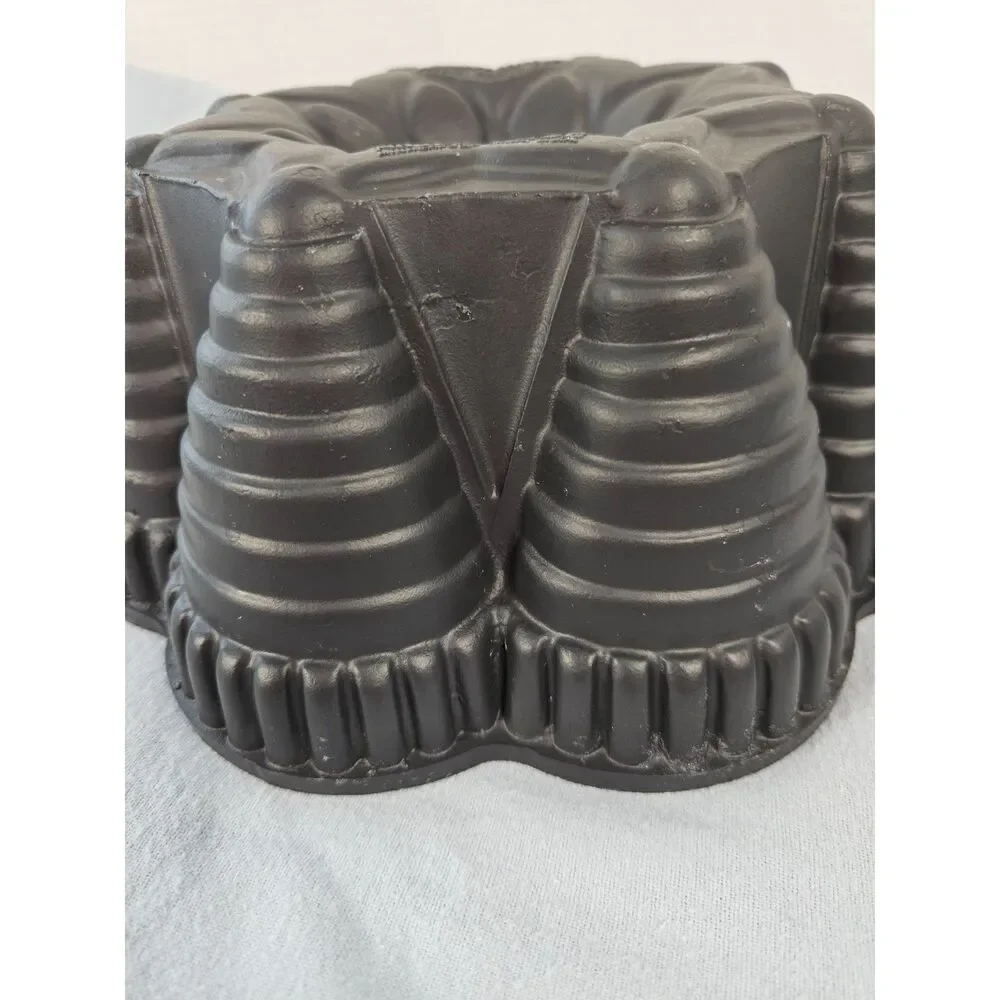 Vintage Nordic Ware Bundt Brand Fiesta Party Pan Cast Aluminum Black USA 9.5